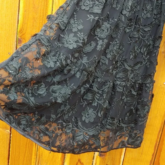 Cynthia Rowley Harlow Embroidered Lace Deep V-Neck Dress P2P 17 in. - Picture 9 of 12